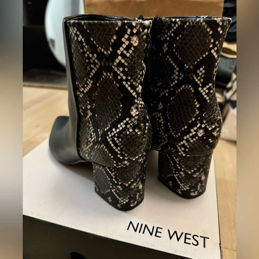 Nine West Women's Ilioria Ankle Boots - size 8.5 - Picture 5 of 5